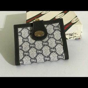 Gucci plus vintage wallet